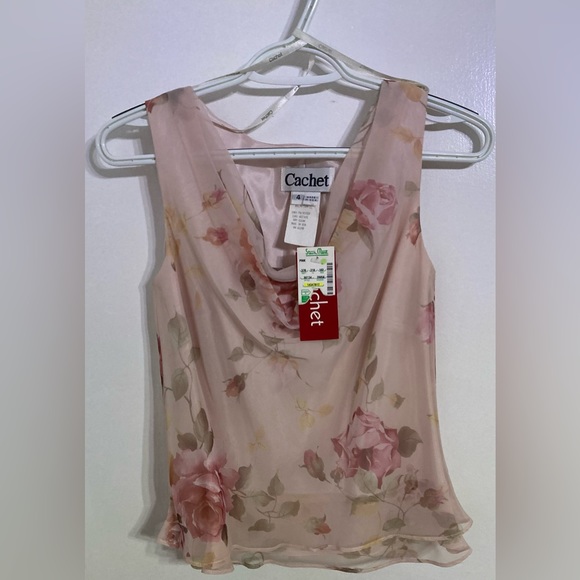 Cachet Tops - NWT - Cachet Size 4 Floral Top